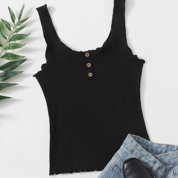 SHEIN Tops - SHEIN lettuce edge tank top